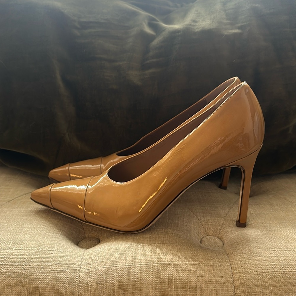 Via Spiga Tan Pointed Toe Heels
